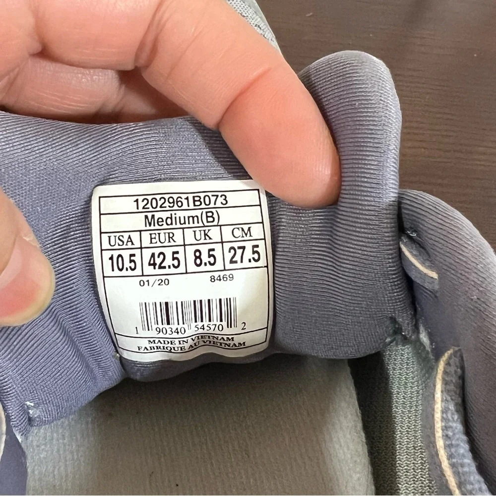 Brooks Gray Women’s Athletic Shoes Breathable Mesh Cushioned Midsole 10.5 GUC
